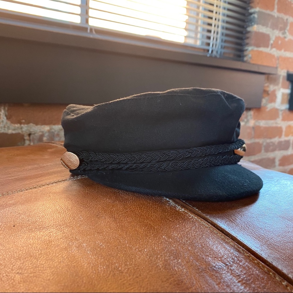 Cute Black Cap - Picture 2 of 6